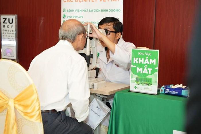 Ước tính, khoảng 35% người cao tuổi mắc đục thủy tinh thể hiện chưa biết bệnh có thể điều trị khỏi hoặc chưa tiếp cận được dịch vụ y tế phù hợp.