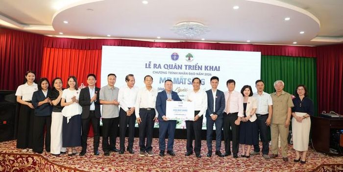 Huy động nhiều nguồn lực để hỗ trợ khám, sàng lọc, tư vấn và điều trị các bệnh lý về mắt cho người cao tuổi.