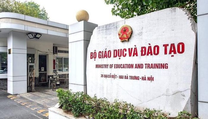 Bộ GD&ĐT có cơ cấu tổ chức gồm 16 đơn vị.
