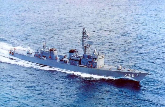 Theo Viện Nghiên cứu Chiến lược Quốc tế (IISS), Hải quân Trung Quốc có hơn 100 tàu chiến mặt nước phân bổ cho khu vực phía Nam, trong khi Philippines chỉ có vỏn vẹn 2 khinh hạm.