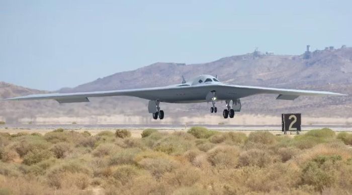 Đây là dòng máy bay ném bom chiến lược tàng hình thế hệ mới do tập đoàn Northrop Grumman phát triển, được kỳ vọng trở thành xương sống của lực lượng ném bom Mỹ trong nhiều thập kỷ tới.