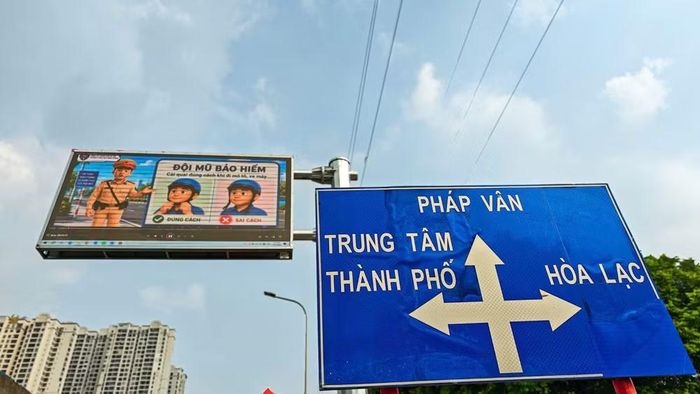 Việc đưa Giai đoạn 2 của hệ thống giao thông thông minh vào hoạt động không chỉ nâng cao năng lực quản lý của cơ quan chức năng, mà còn mang lại những tiện ích vô cùng thiết thực cho người dân Thủ đô. Một Hà Nội an toàn hơn, thông minh hơn và ít ùn tắc hơn đang dần hiện diện rõ nét từ ngày 15/7 tới đây.