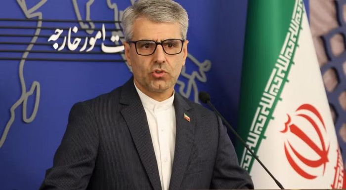 Trong khi đó, người phát ngôn Bộ Ngoại giao Iran Esmaeil Baqaei nhận định bản ghi nhớ được xây dựng từ tháng 6 giữa hai nước, vốn là cơ sở cho các cuộc đàm phán và dỡ bỏ lệnh cấm vận của Mỹ, hiện đang ở trong "tình trạng khủng hoảng".