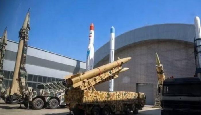 Từ năm 2015, liên quân do Arab Saudi dẫn đầu tiến hành can thiệp quân sự nhằm hỗ trợ chính phủ Yemen, khiến cuộc xung đột kéo dài và trở thành một trong những cuộc khủng hoảng nhân đạo nghiêm trọng nhất thế giới.