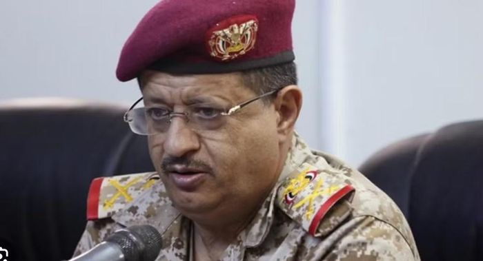 Bộ Quốc phòng Yemen cho biết đường băng tại Sân bay Quốc tế Sanaa bị nhắm mục tiêu nhằm ngăn một máy bay Iran hạ cánh, cho rằng chuyến bay đã vi phạm chủ quyền Yemen.