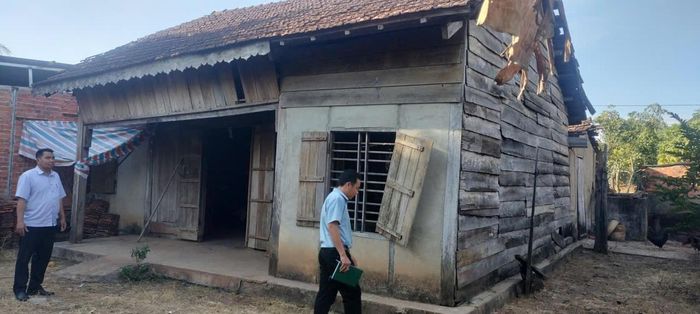 Qua rà soát, toàn xã Ea Nuôl vẫn còn hơn 60 hộ đang khó khăn về nhà ở. Ảnh: TN.
