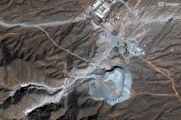  Cơ sở Pickaxe Mountain, nằm ở trung tâm bức ảnh, cách cơ sở hạt nhân Natanz khoảng 1,6 km về phía nam. Ảnh: Vantor. 