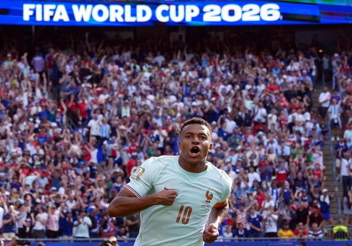 Với 8 bàn thắng, Mbappé đang cùng Messi dẫn đầu danh sách ghi bàn tại World Cup 2026.