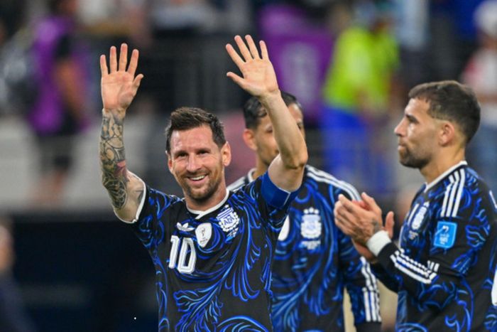 FIFA chấp thuận yêu cầu của tuyển Argentina trước bán kết.