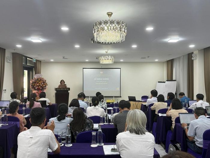 Quang cảnh lớp tập huấn