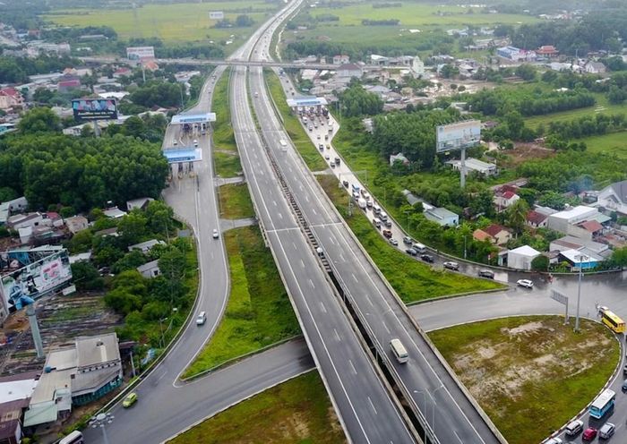 Bộ Xây dựng vừa điều chỉnh Quy hoạch mạng lưới đường bộ thời kỳ 2021-2030, tầm nhìn đến năm 2050, bổ sung và điều chỉnh 7 tuyến cao tốc trọng điểm. Ảnh: Báo điện tử Chính phủ