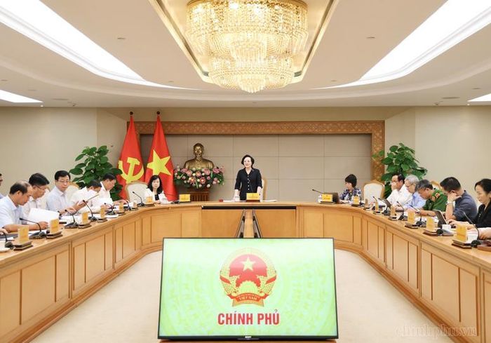 Phó Thủ tướng Phạm Thị Thanh Trà, Trưởng Ban Chỉ đạo liên ngành Trung ương về An toàn thực phẩm chủ trì phiên họp đầu tiên sau khi Ban Chỉ đạo được kiện toàn. Ảnh: VGP