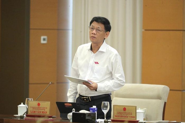 Chủ tịch Hội đồng Dân tộc của Quốc hội Lâm Văn Mẫn phát biểu