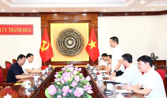 Lãnh đạo tỉnh Thanh Hóa làm việc với đại diện Liên đoàn Bóng đá Việt Nam nhằm thống nhất các giải pháp phát triển bóng đá Thanh Hóa theo hướng chuyên nghiệp, bền vững