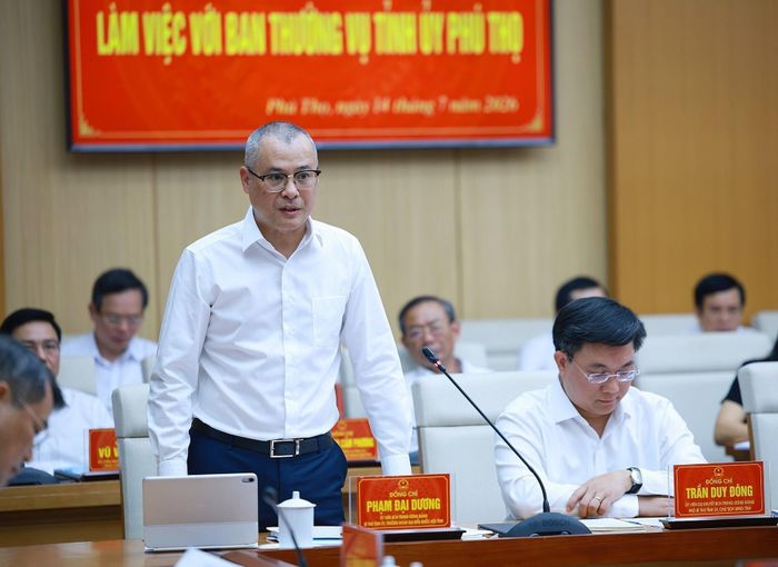 Bí thư Tỉnh ủy Phú Thọ Phạm Đại Dương báo cáo tình hình thực hiện nhiệm vụ phát triển kinh tế-xã hội của tỉnh. Ảnh: Dương Giang – TTXVN