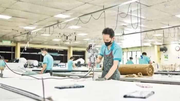 Hoạt động sản xuất tại Công ty cổ phần May Tiên Hưng, tỉnh Hưng Yên. (Ảnh: HẢI NGUYỄN)