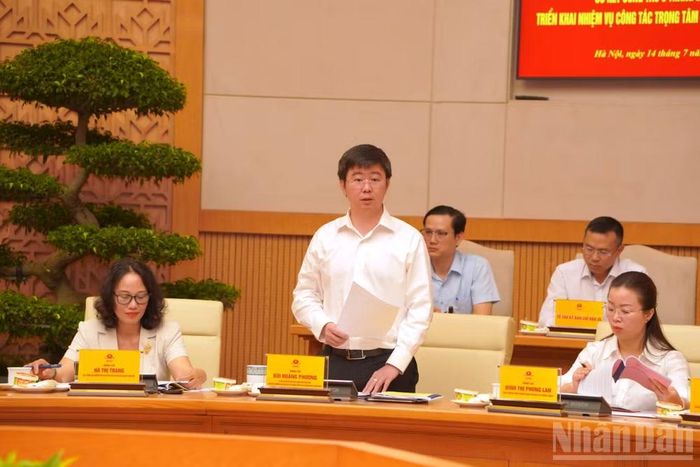Đồng chí Bùi Hoàng Phương, Ủy viên dự khuyết Trung ương Đảng, Thứ trưởng Khoa học và Công nghệ tham luận tại hội nghị. (Ảnh: HẢI ĐĂNG)