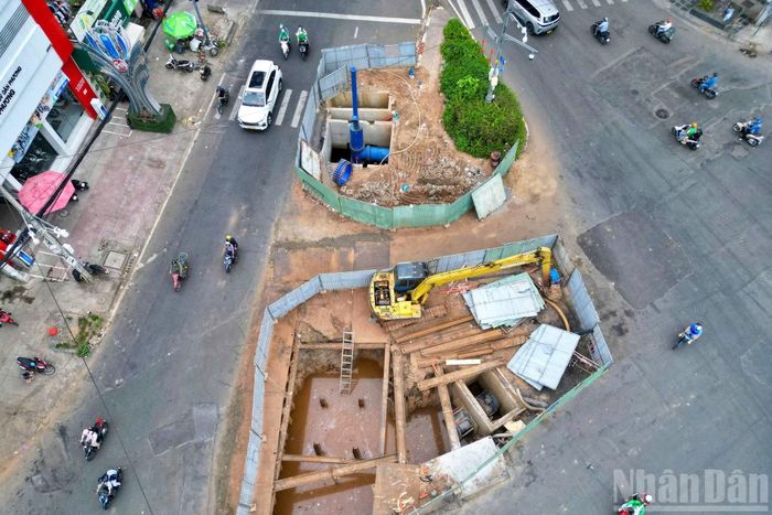 Đây là một trong những nút giao có lưu lượng phương tiện lớn của Thành phố Hồ Chí Minh. Trong thời gian tới, việc triển khai thi công tuyến metro số 2 Bến Thành-Tham Lương cũng được dự báo sẽ tiếp tục tạo áp lực lên hoạt động lưu thông qua khu vực.