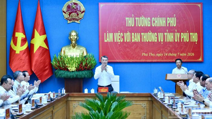 Thủ tướng Chính phủ Lê Minh Hưng chủ trì cuộc làm việc với Ban Thường vụ Tỉnh ủy Phú Thọ. (Ảnh: THANH GIANG)