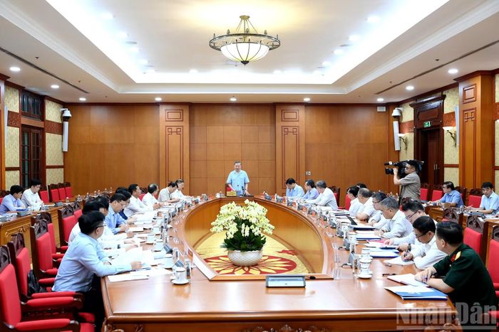 Quang cảnh cuộc làm việc.
