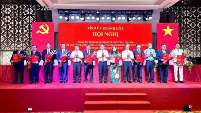 Các đồng chí được Ban Bí thư Trung ương Đảng chỉ định tham gia Ban Chấp hành Đảng bộ tỉnh Khánh Hòa nhiệm kỳ 2025-2030.