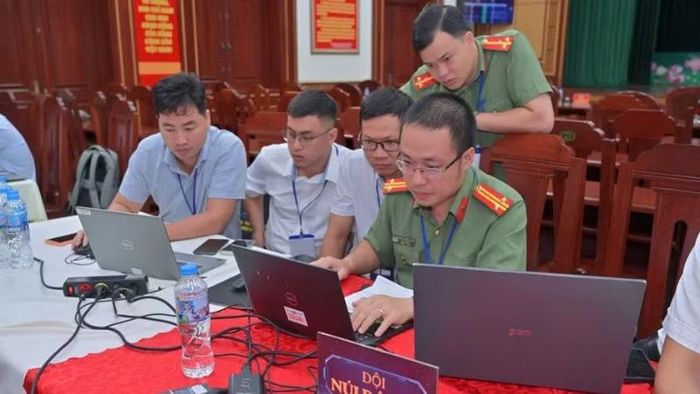 Các đội tham gia diễn tập.