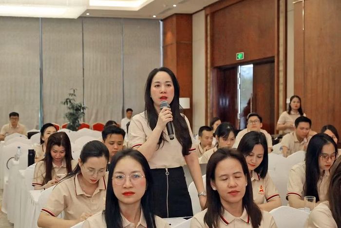 Các đại biểu trao đổi, thảo luận, đặt vấn đề tại chương trình. (Ảnh: Trung ương Hội Doanh nhân trẻ cung cấp)