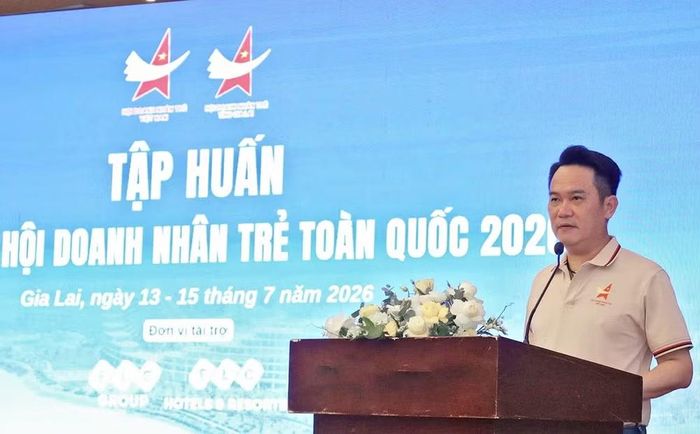 Chủ tịch Hội Doanh nhân trẻ Việt Nam Đặng Hồng Anh phát biểu ý kiến tại chương trình. (Ảnh: Trung ương Hội Doanh nhân trẻ cung cấp)