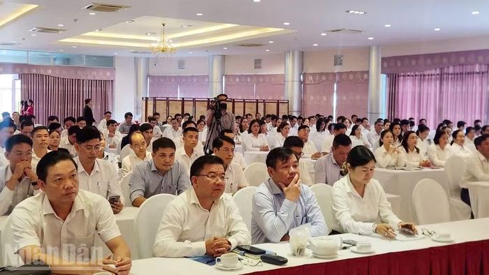 Đại biểu tham dự hội nghị.