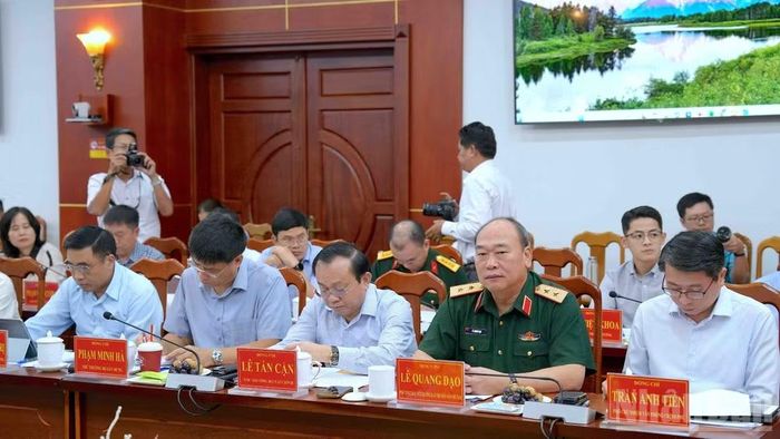 Đại diện các bộ, ngành của Chính phủ tham dự tại buổi làm việc với lãnh đạo tỉnh Cà Mau.