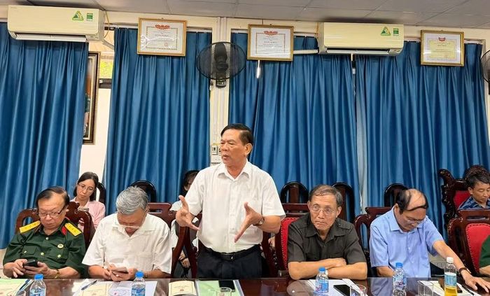 Ông Phạm Ngọc Hiệu, Chủ tịch Hội Hỗ trợ gia đình liệt sĩ tỉnh Ninh Bình phát biểu. (Ảnh: HÀ NAM)