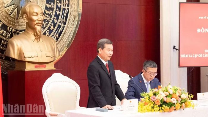 Đồng chí Lê Minh Trí phát biểu tại buổi thăm và làm việc.