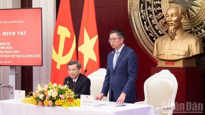 Đại sứ Phạm Thanh Bình phát biểu.