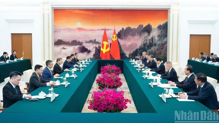 Đồng chí Lê Minh Trí hội kiến đồng chí Vương Hộ Ninh.