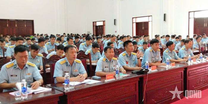 Các đại biểu dự hội nghị. 