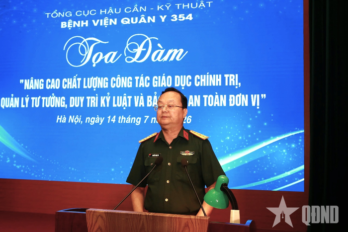  Đại tá Nguyễn Ngọc Du, Bí thư Đảng ủy, Chính ủy Bệnh viện Quân y 354 phát biểu. 