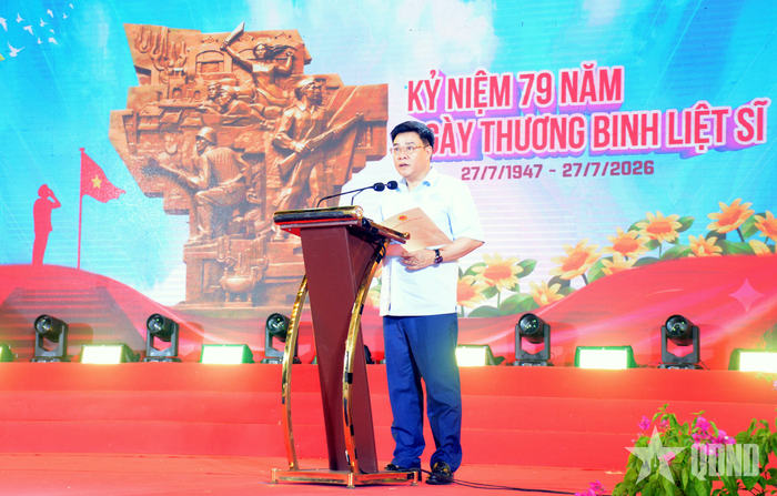 Đồng chí Hoàng Gia Long, Phó chủ tịch UBND tỉnh Tuyên Quang phát biểu tại chương trình.