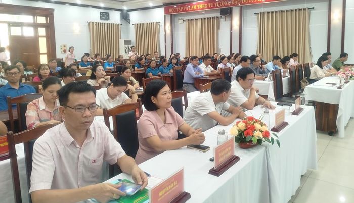 Chủ tịch UBND phường Thanh Khê Trần Tường Vân phát biểu tại lễ phát động.