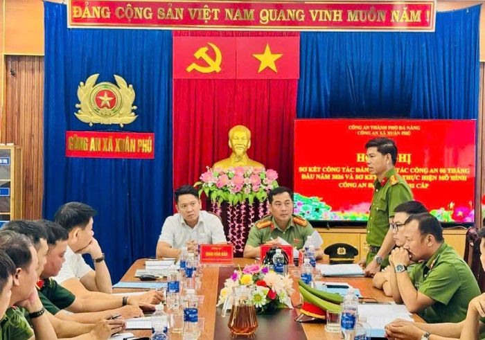 Công an xã Xuân Phú tổ chức Hội nghị sơ kết 6 tháng đầu năm 2026.