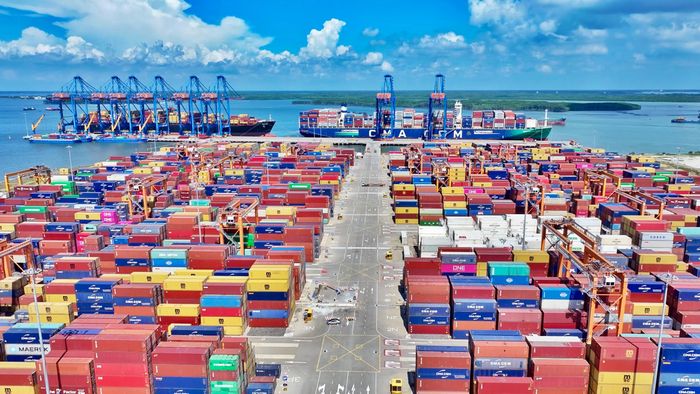 Hệ thống cảng container Cái Mép - Thị Vải giữ vai trò cửa ngõ xuất nhập khẩu của khu vực phía Nam. Ảnh: THÀNH HUY
