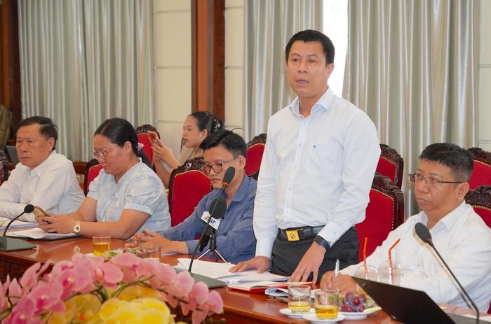 Bác sĩ Đoàn Văn Công, Phó Giám đốc Trạm Y tế phường Bình Lợi Trung. QUANG HUY