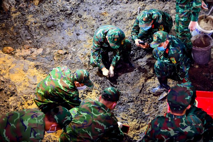 Công tác tìm kiếm, khai quật hài cốt liệt sĩ được các lực lượng thực hiện khẩn trương, khoa học