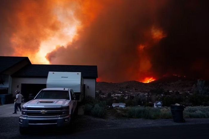 Đám cháy Iron Fire ở bang Utah, Mỹ, vào ngày 20/6/2026. Ảnh: Deseret News/AP.