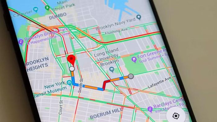 Thay đổi này được Google áp dụng nhằm giảm mức tiêu thụ nhiên liệu và lượng khí thải, khi thuật toán sẽ phân tích địa hình, mật độ giao thông cũng như thói quen lái xe để lựa chọn những cung đường có tốc độ ổn định, hạn chế tăng tốc hoặc phanh gấp.
