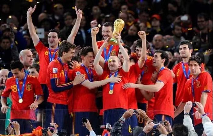 Trong khi đó, đội tuyển Tây Ban Nha mới chỉ từng vô địch World Cup 1 lần vào năm 2010.