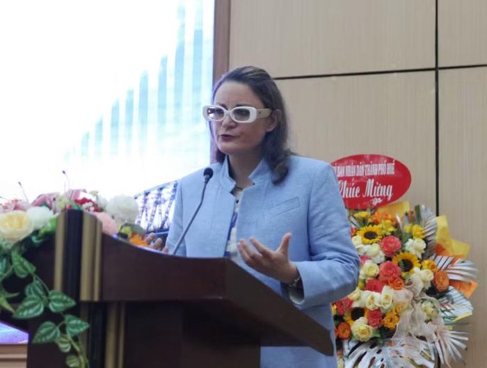 GS Maria - Giuseppina Bruna, Trường Kinh doanh IPAG, Pháp cho ý kiến.