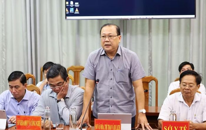 Ông Nguyễn Văn Đen, Phó Giám đốc Sở VH-TT&DL thông tin tại Hội nghị.