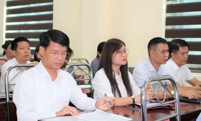 Các đại biểu tham dự hội nghị.