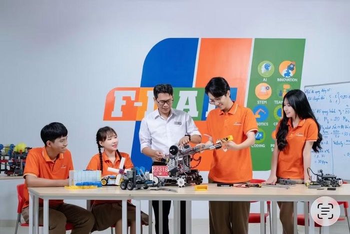 Học sinh cấp 3 cần được trang bị các năng lực lõi để thích ứng với tương lai.