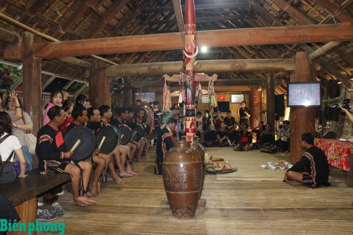 Người dân Đắk Lắk đã tái hiện và phục dựng thành công nhiều nghi lễ truyền thống, góp phần giữ gìn và phát huy bản sắc văn hóa truyền thống. Ảnh: Bích Nguyên
